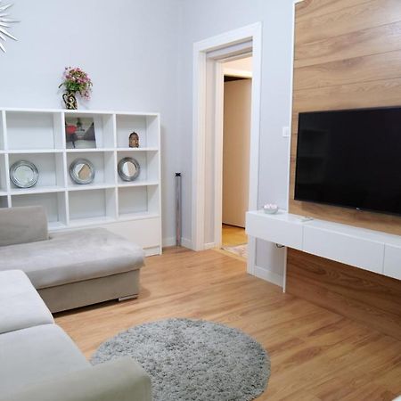 City Center Apartment Niko 04 Tirana Exterior foto