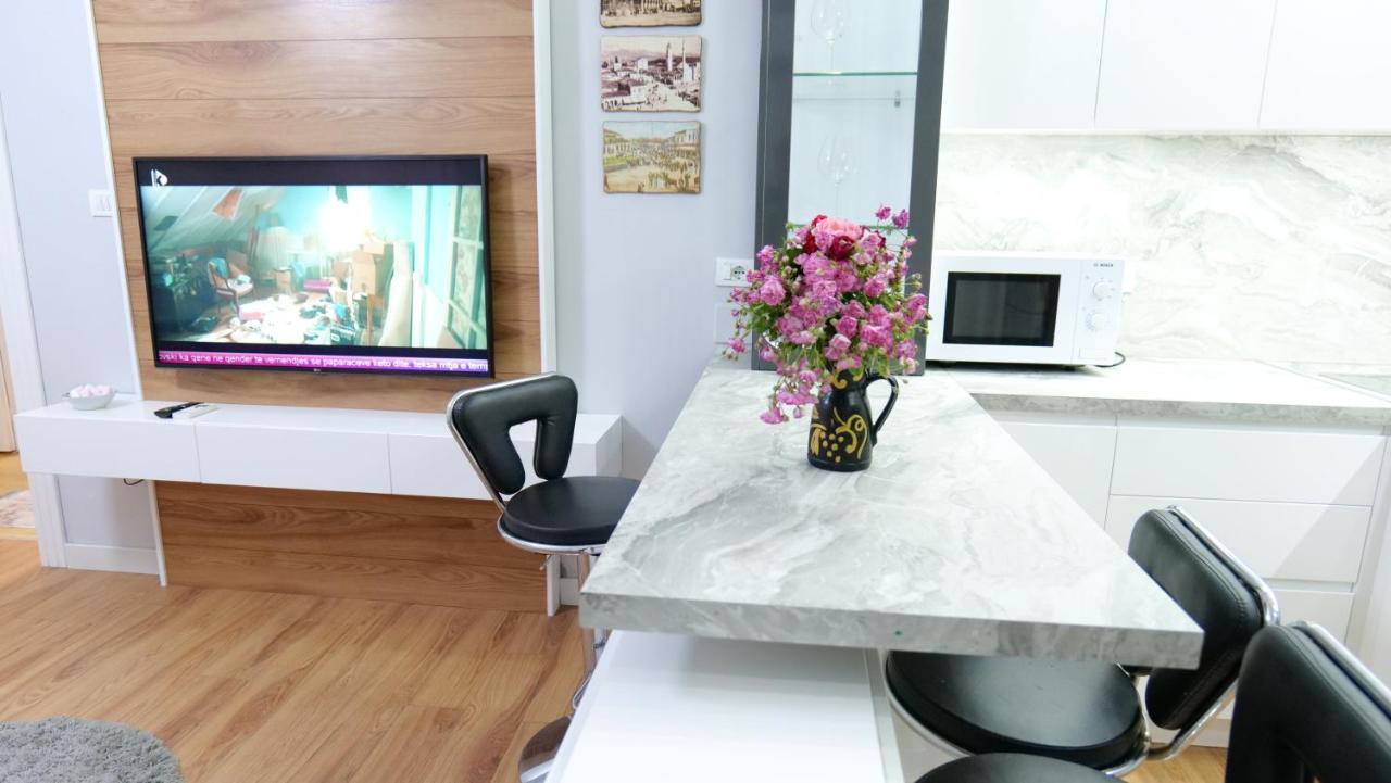 City Center Apartment Niko 04 Tirana Exterior foto